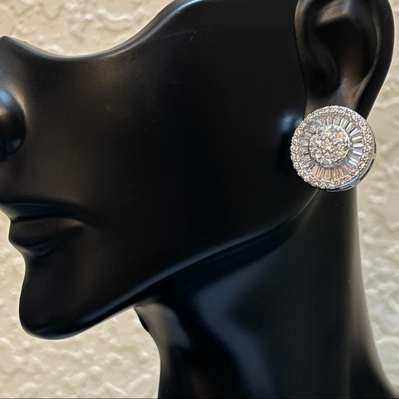 925 Sterling Silver Baguette Diamond Flower Circle‎ Wheel Elegant Earrings - Picture 2 of 9